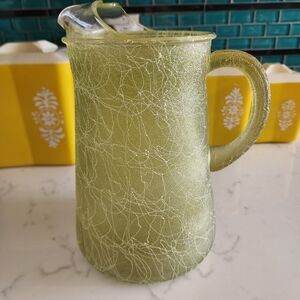 VTG MCM Colorr Craft Shat-R-Pruf Pitcher, spaghetti string/drizzle pttrn, green